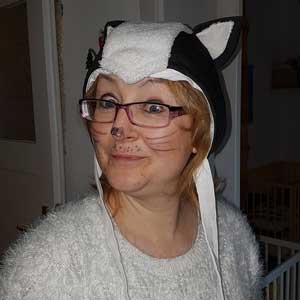Musikpädagogin ''Olga'' verkleidet als Katze